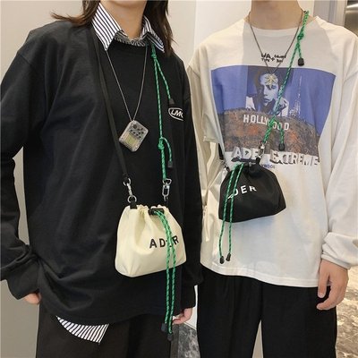 夏天夏季迷你小包包女2024新款时尚抽绳斜挎手机包白色单肩钥匙包