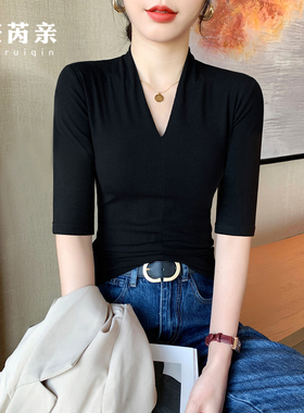 黑色深V领中袖T恤女2026年新款秋冬五分袖打底衫洋气修身韩版上衣