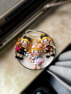 成品日本curly collection同款卷发女孩背包装饰女精致吉祥物挂件