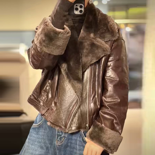 欧货真皮羽绒服女款2025新款皮毛一体拼接油蜡绵羊皮鹅绒皮衣外套