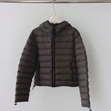 深圳南油女装~轻薄无压感 90白鹅绒排骨连帽羽绒服保暖轻薄款外套