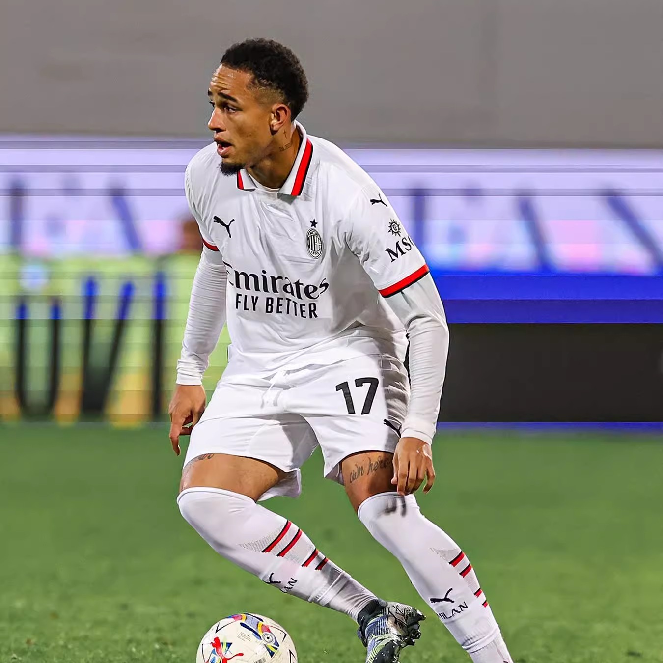 彪马球员版比赛球衣成人男