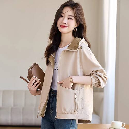 今年流行风衣外套女短款2025春秋新款宽松休闲连帽小个子夹克上衣