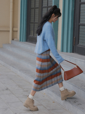 左方露中长A字复古顺毛呢半身裙