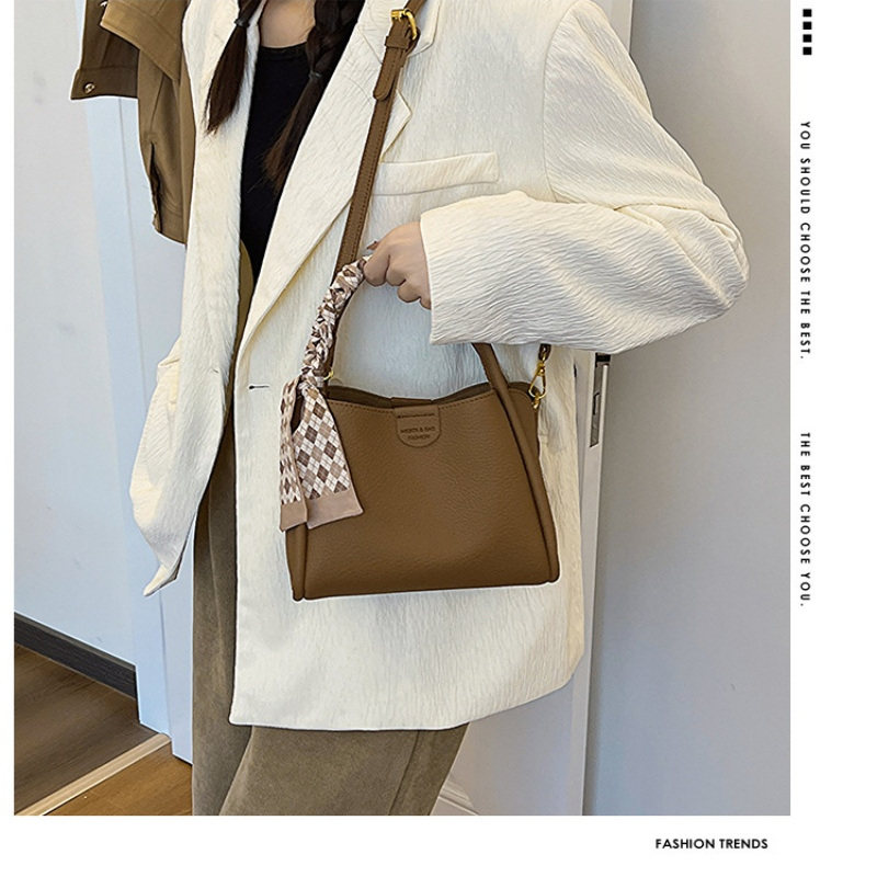 高级感软皮水桶包手提包女新款通勤百搭菜篮子包大容量单肩斜挎包,箱包皮具/热销女包/男包,水桶包,淘宝优惠券,粉丝福利购,淘宝优惠卷