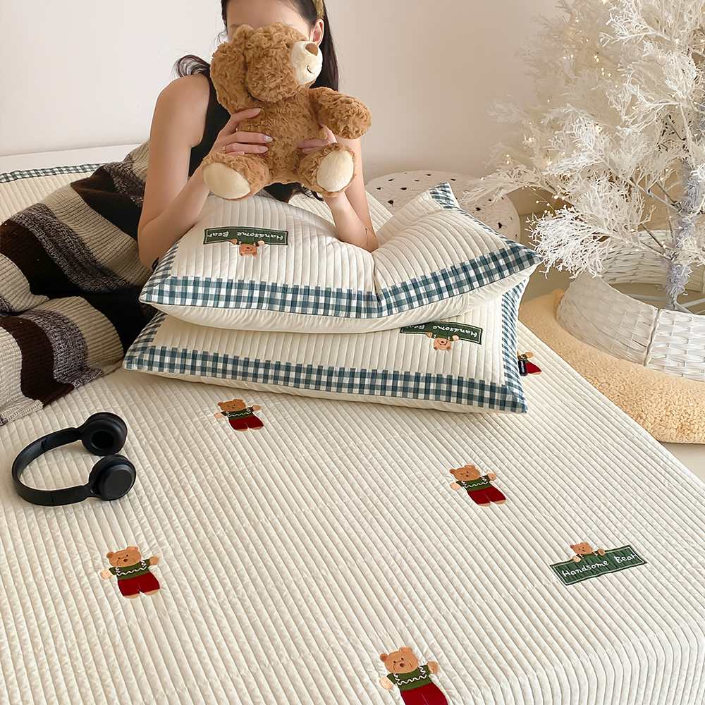 春夏全棉绗缝刺绣床盖三件套