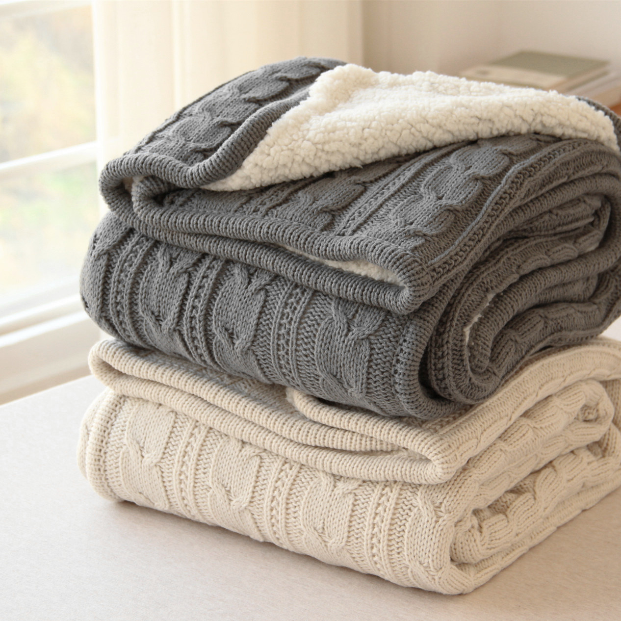 在耳边简约沙发加绒针织毛毯