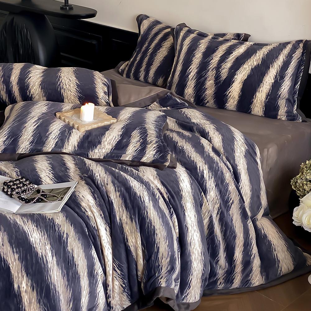 在耳边复古美式秋冬加厚牛奶绒四件套简约双面绒床品保暖床单被罩