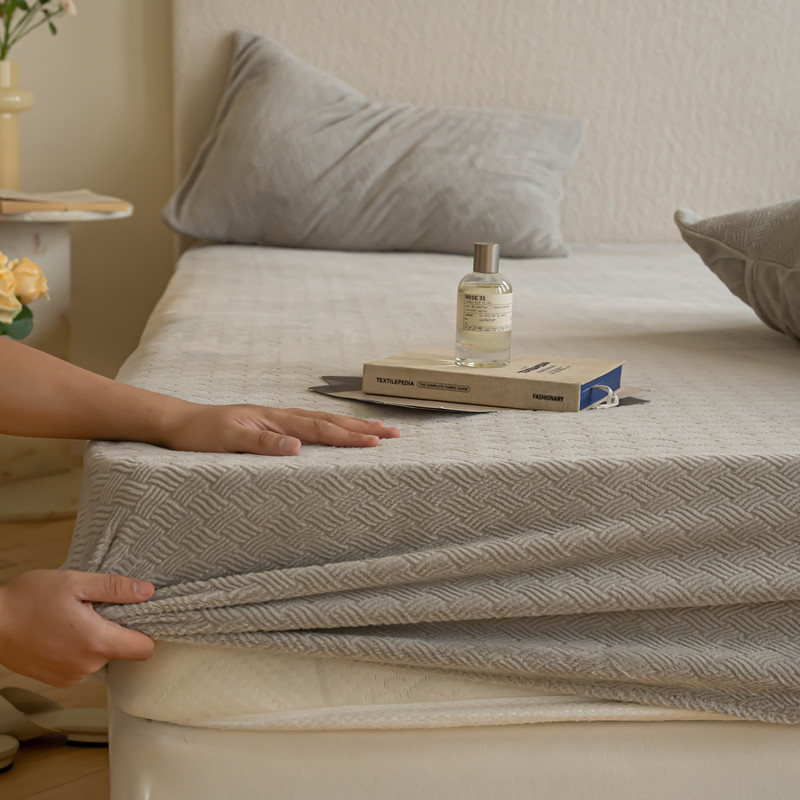 秋冬加厚牛奶绒珊瑚绒床笠三件套