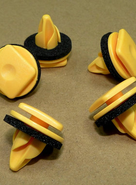 玛莎拉蒂莱万特Levante车门下护板前后车轮眉饰条固定卡扣车卡子