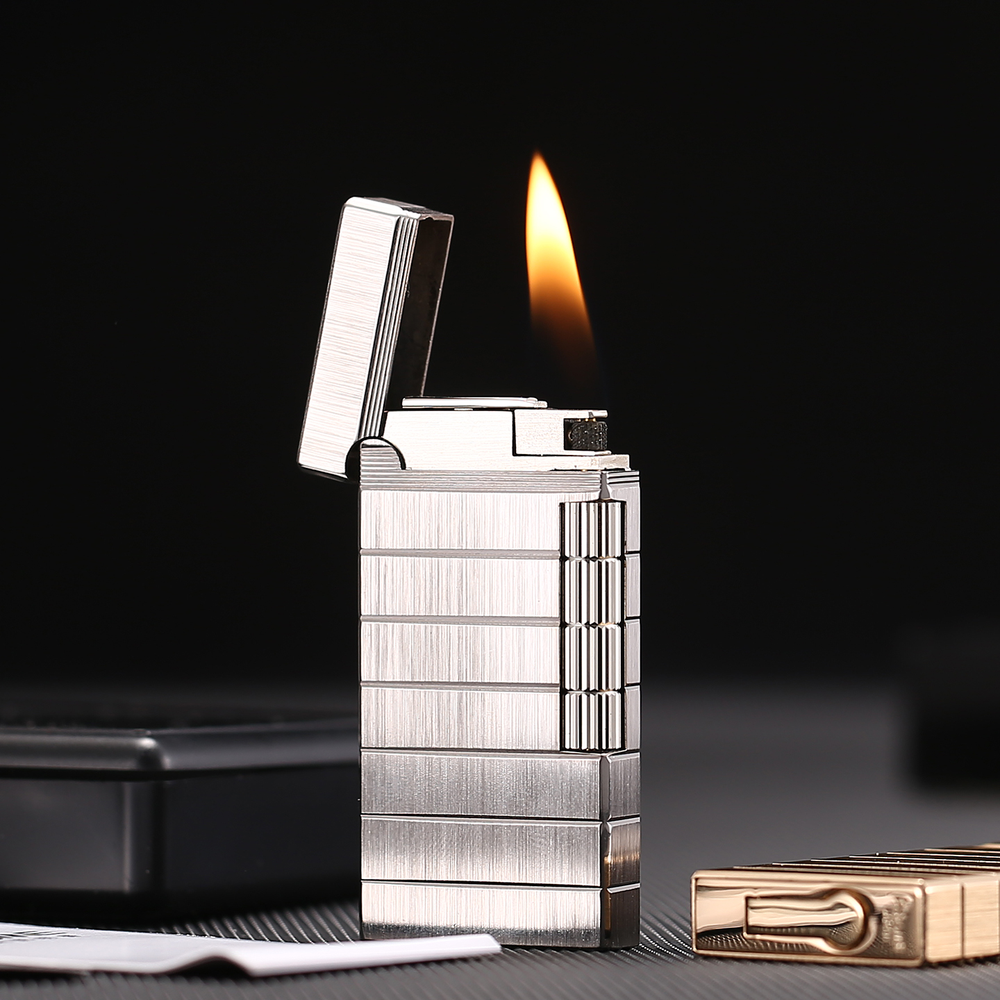 日本原装进口沙乐美打火机SAROME砂轮宽火焰点雪茄用黄铜内胆收藏