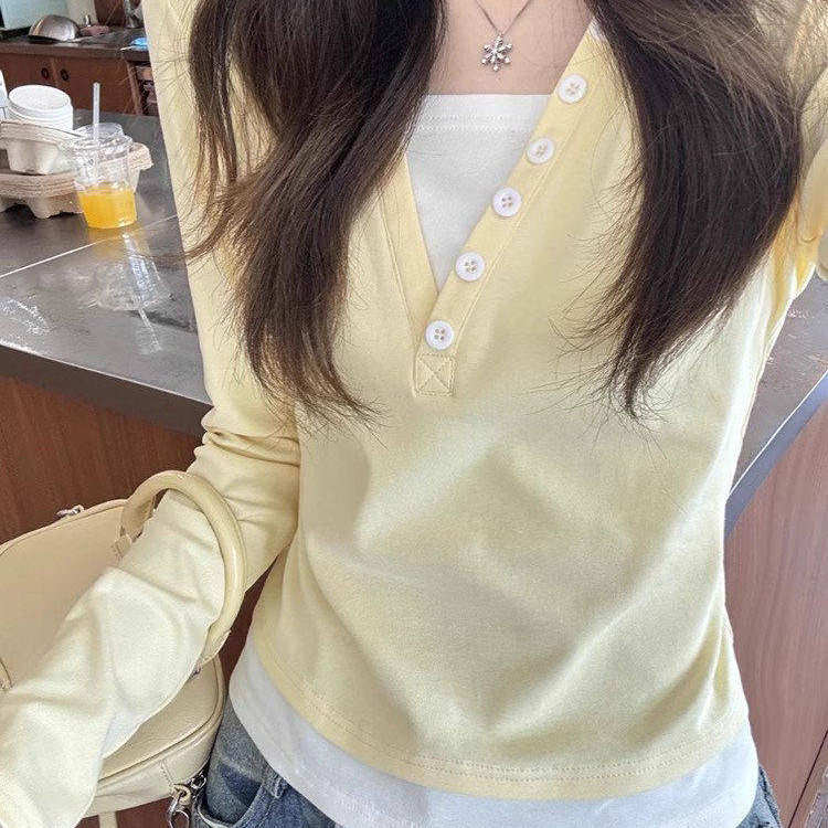 早春奶黄色假两件长袖T恤女2026新款修身正肩短款设计打底衫上