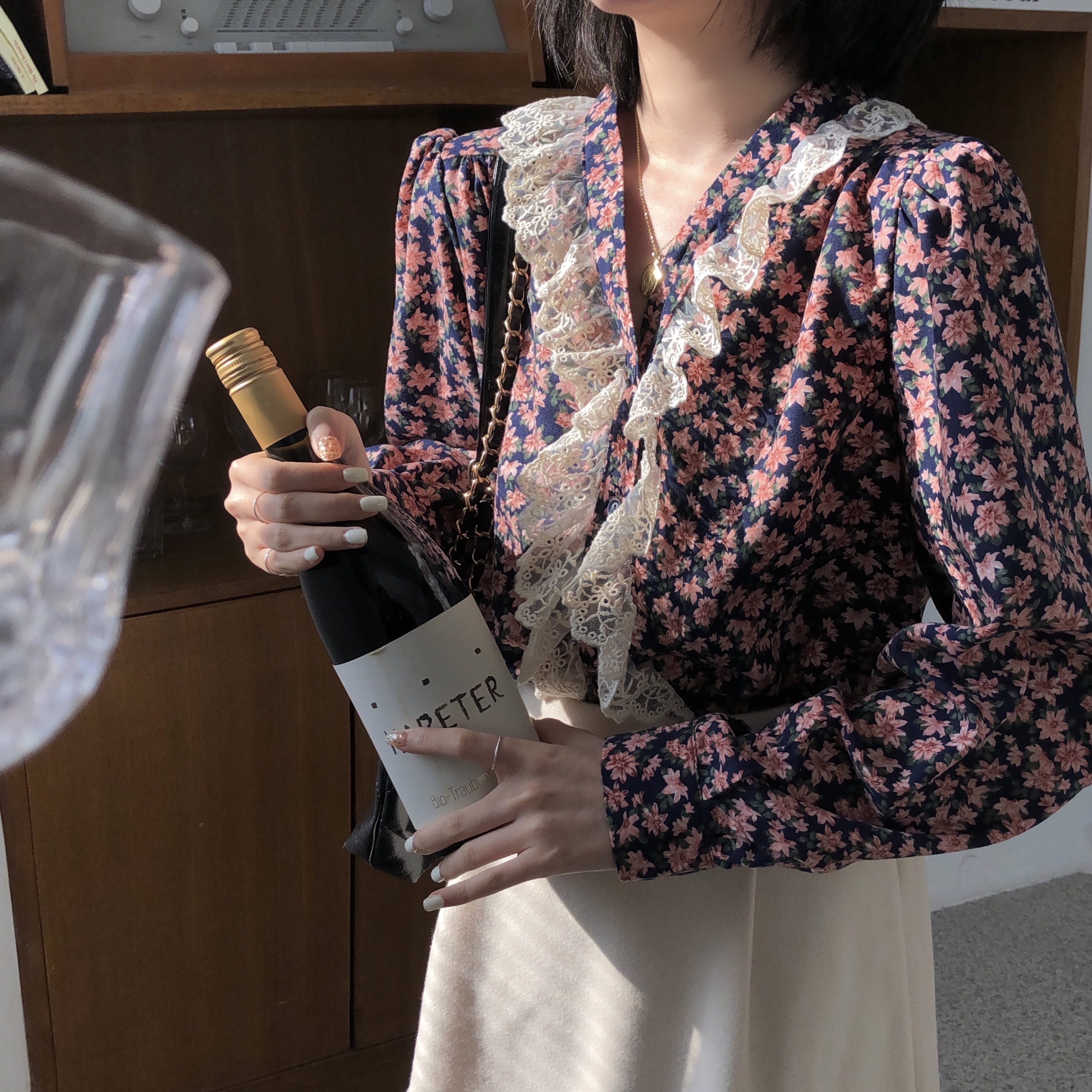 Real shooting and real price: versatile V-Neck long sleeve cardigan top with loose Lace Chiffon shirt for women in spring