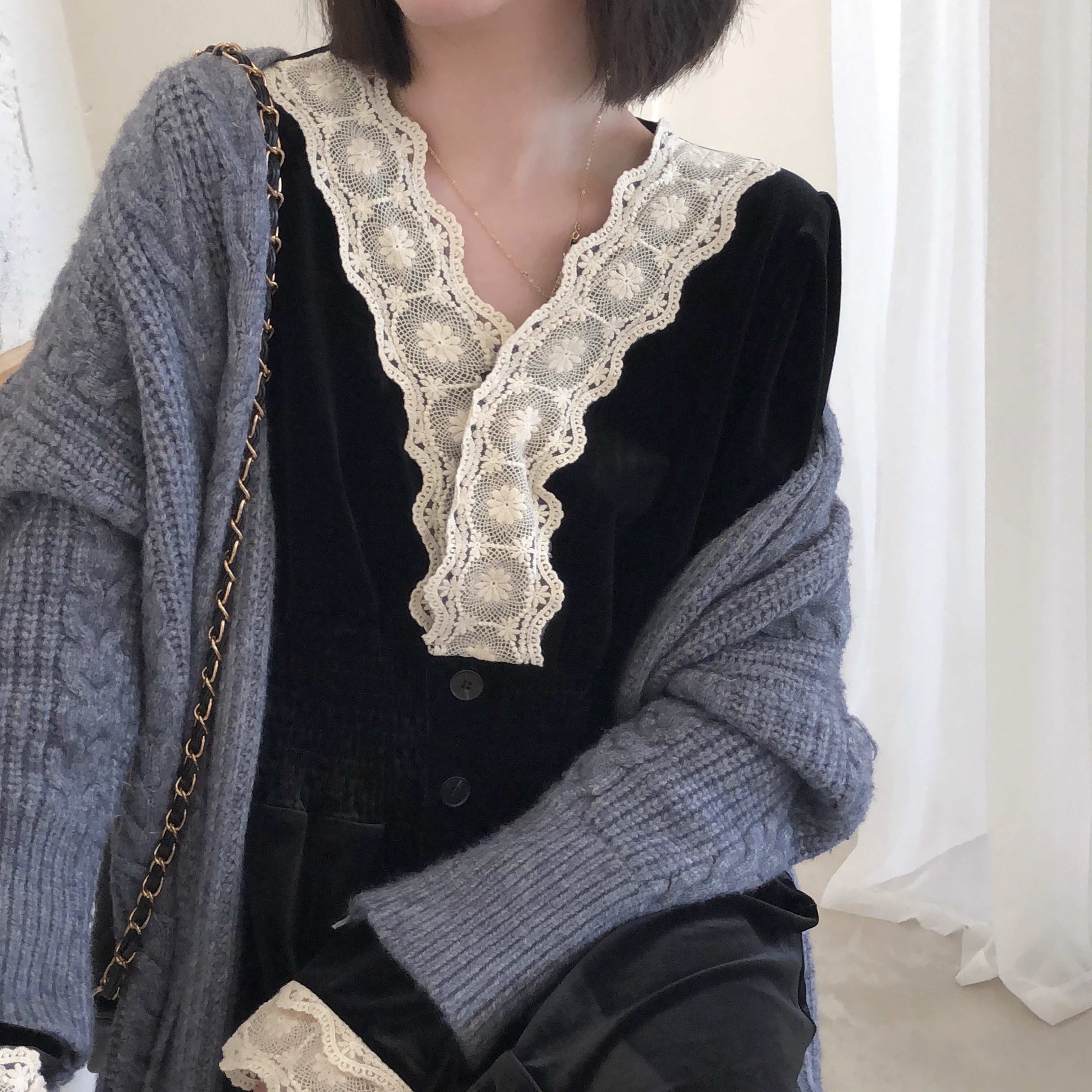 Real shot real price loose lace edge temperament medium length velvet long sleeve skirt dress