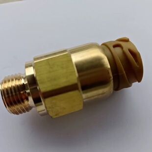 适用德国曼卡车消防车TGM TGS TGX燃油压力传感器 机油压力传感器