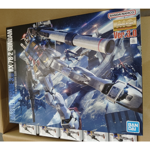 万代MG1/100元祖高达