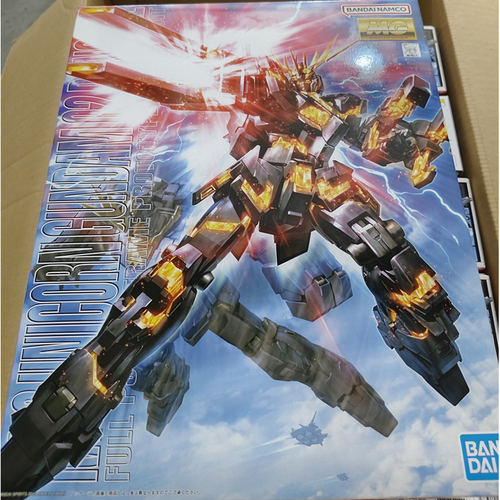 拼装万代MG 1/100 RX-0 高达