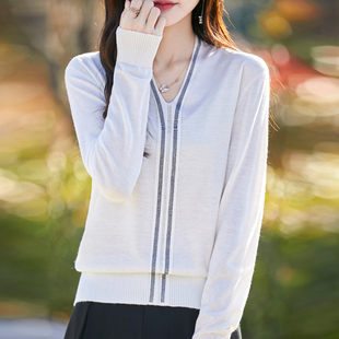 2025春季新款气质高级感V领烫钻套头打底衫女宽松薄款针织衫内搭