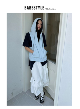 BABESTYLE |“运动酷女孩” YAN 文艺松弛感低饱和度连帽卫衣马夹