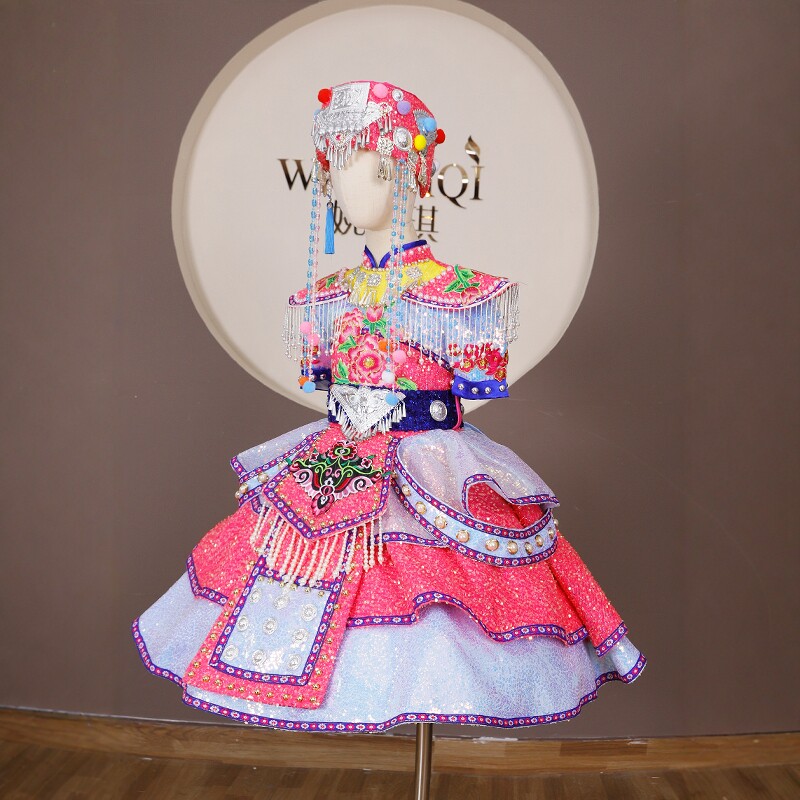 彝族族表演服苗族女童独唱演出服图片