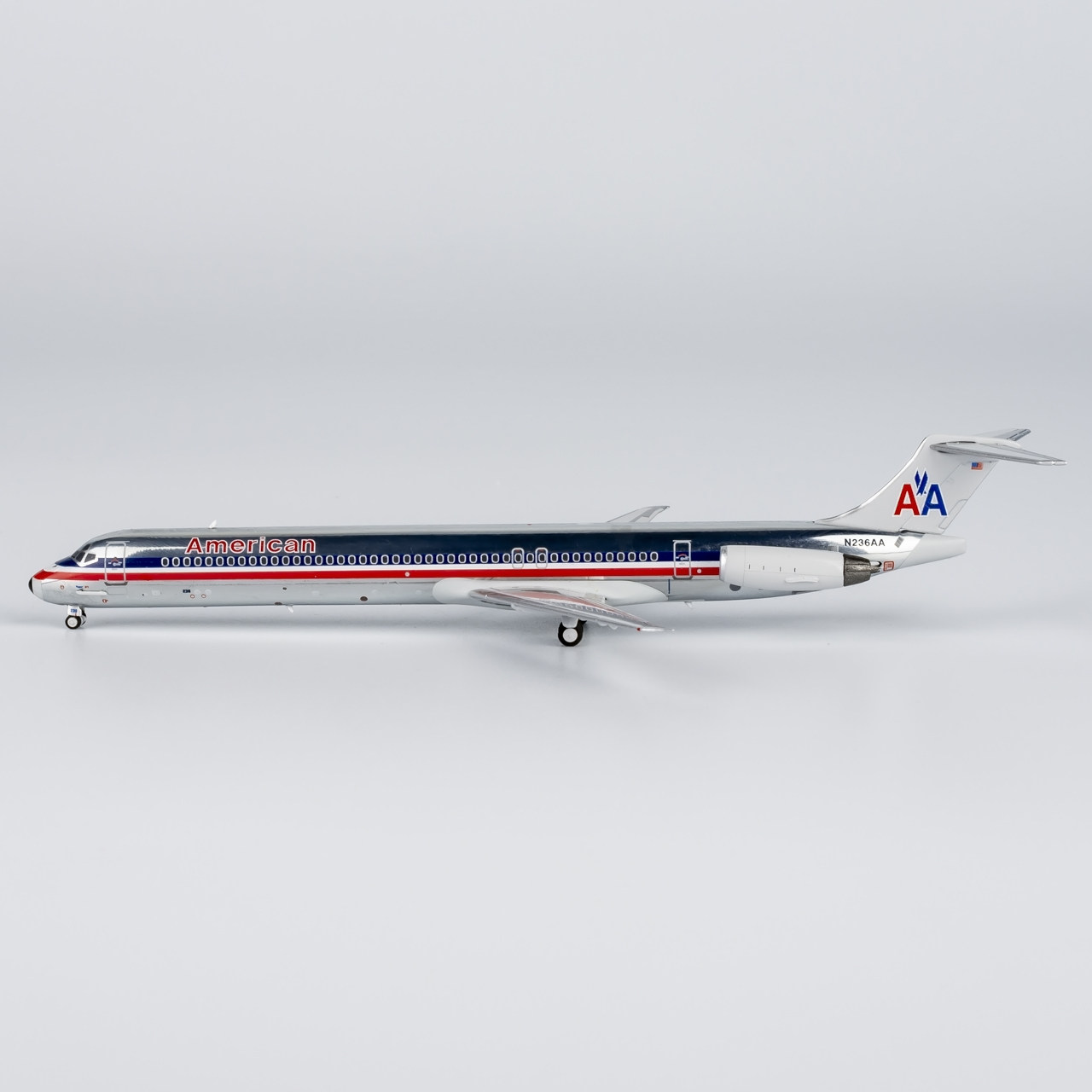 NG 83008 美国航空 MD-82 N236AA 1:400