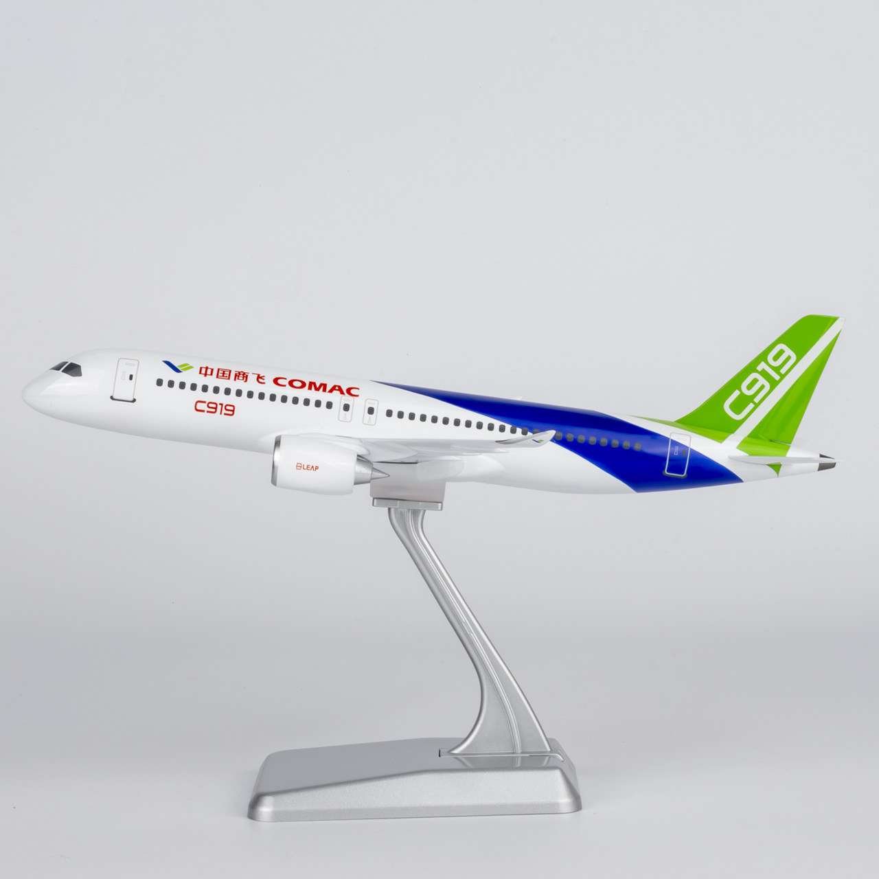 COMAC 87110/87112 中国商飞  C919/C909 (ARJ21-700) 1:200共2款