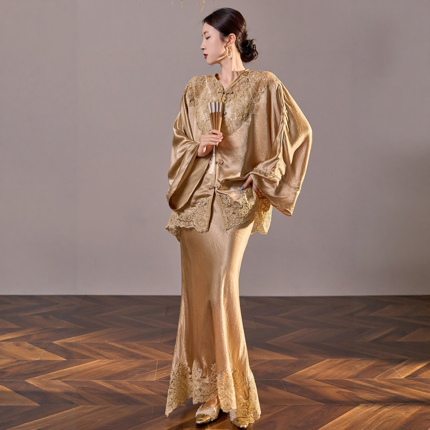 【金阙棠梨】新中式套装2025夏季蕾丝拼接刺绣盘扣外套+修身长裙