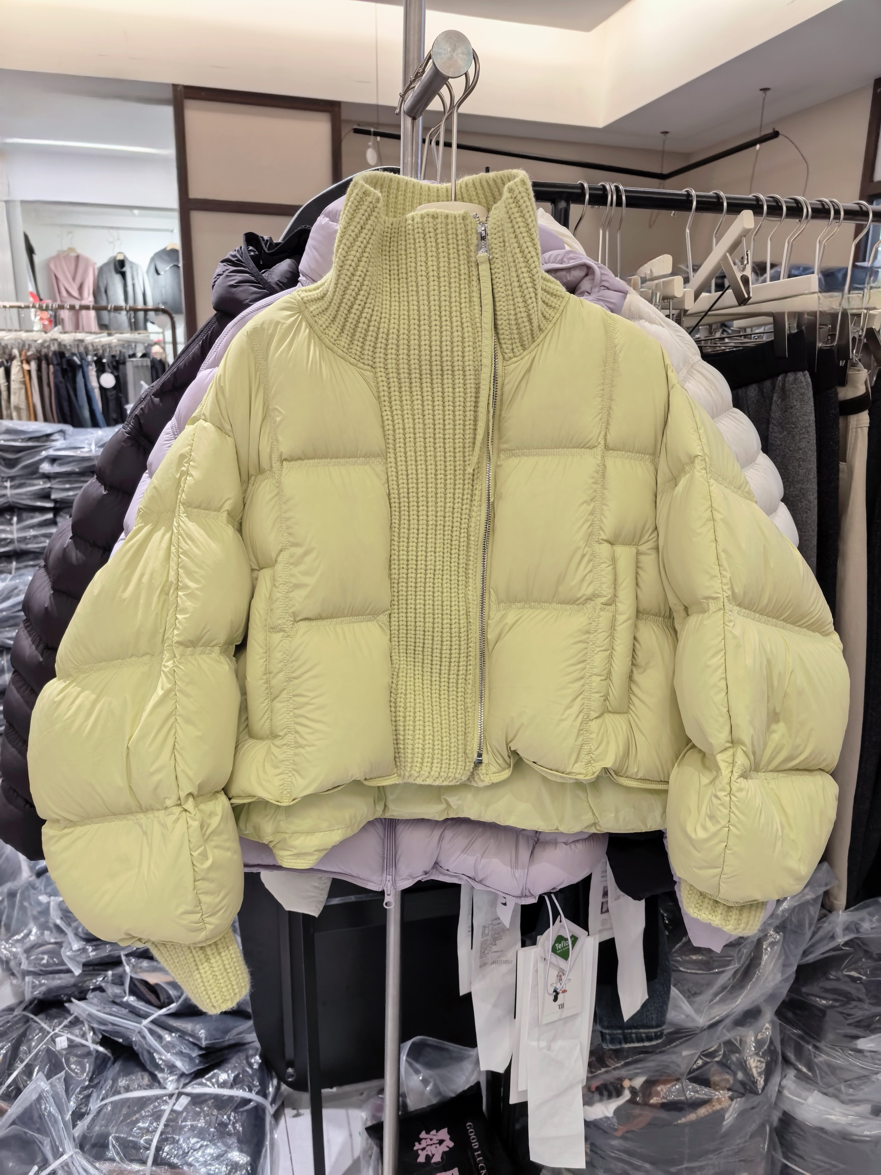 90白鸭绒针织拼接立领羽绒服女2025冬季韩版保暖小个子短款面包服