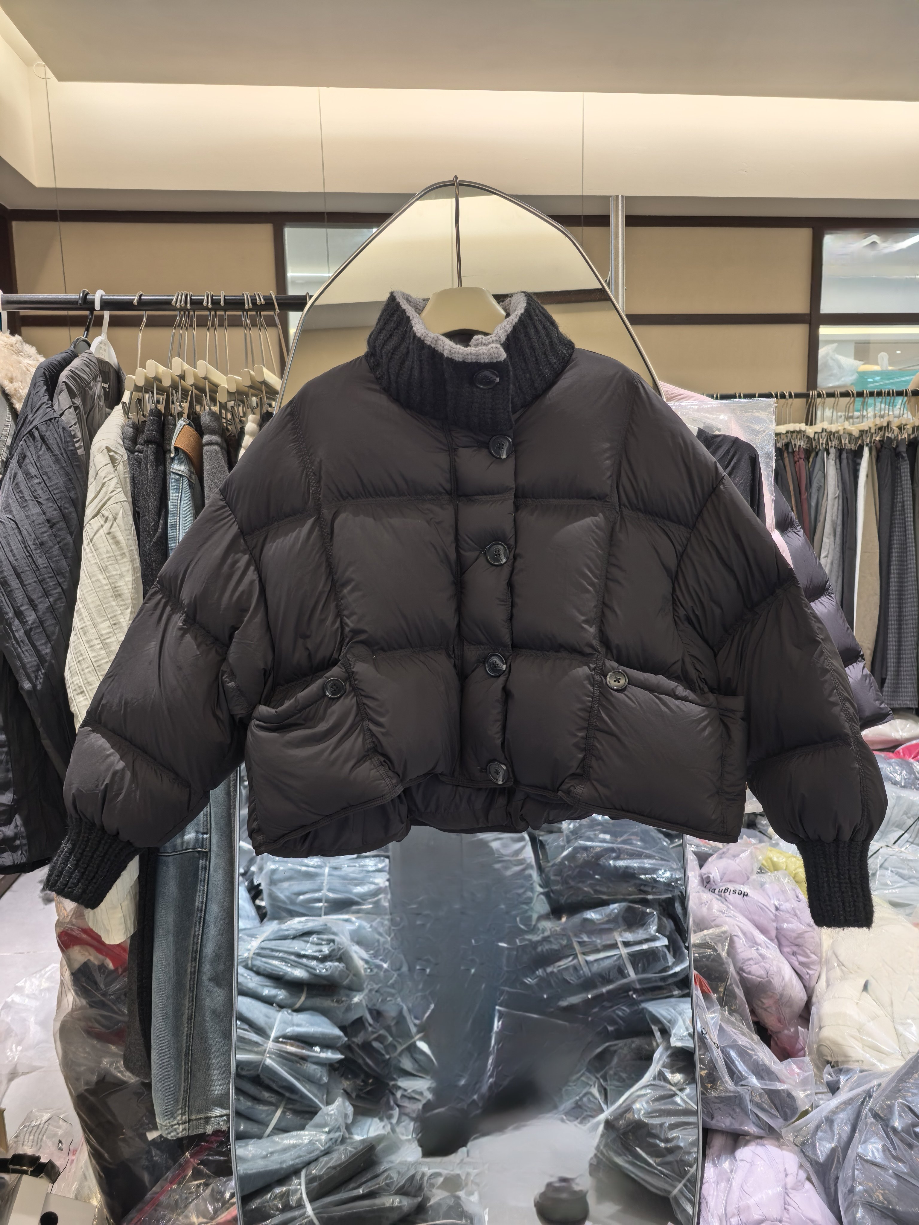 时髦针织拼接高领白鸭绒羽绒服女2025冬季新款韩系百搭斗篷型外套