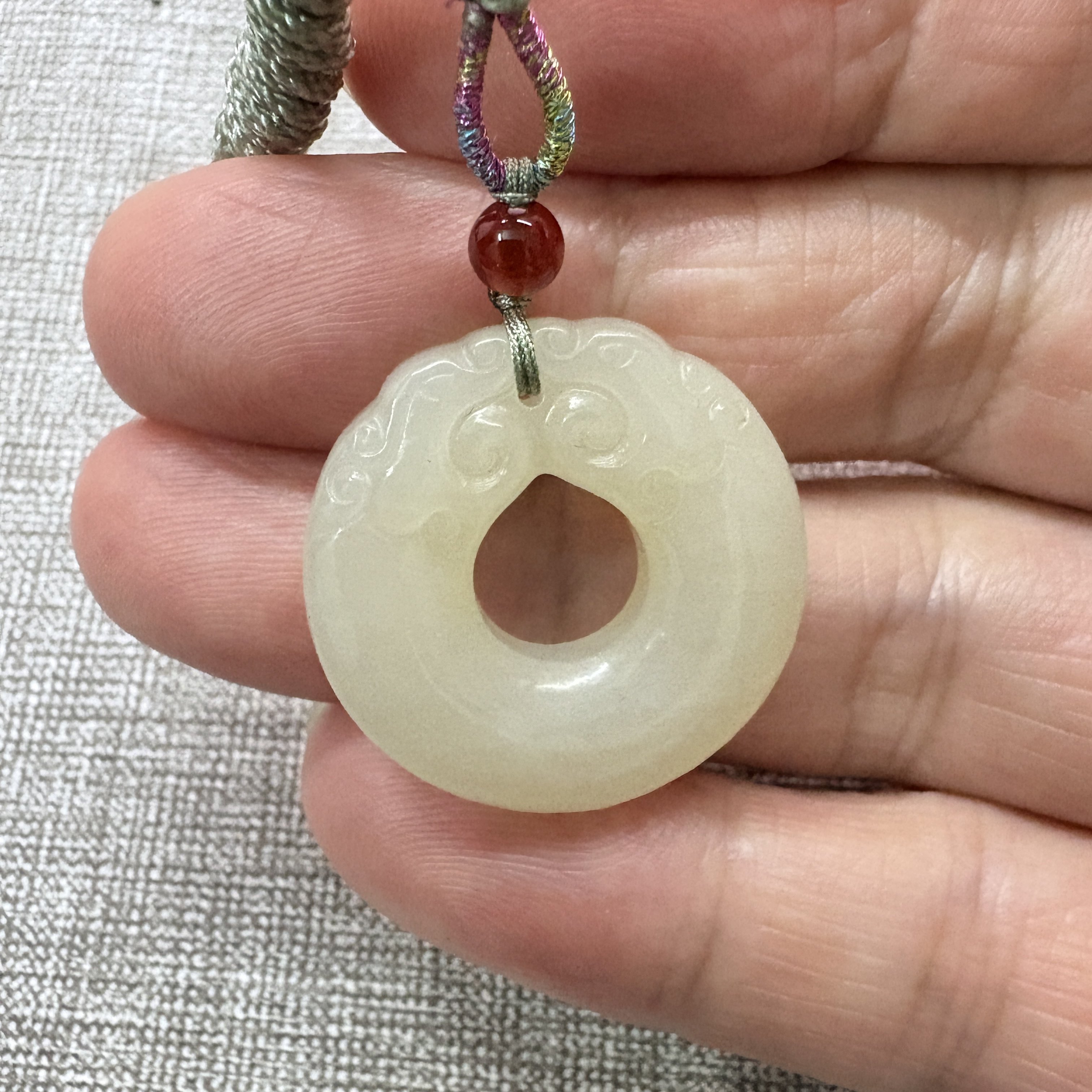 天然和田玉且末暖白老玉雕刻祥云平安扣吊坠项链挂件饰品24.5*5.5