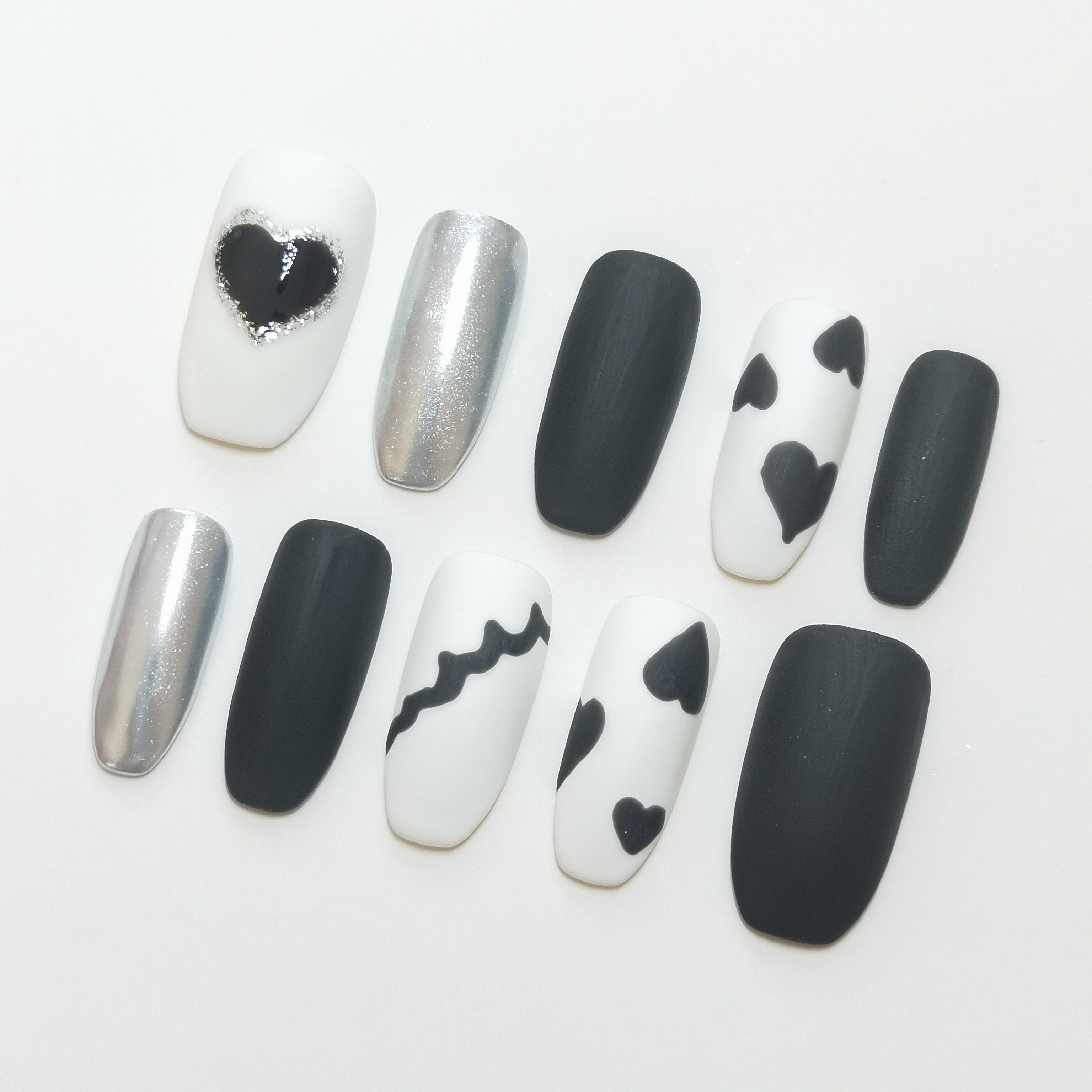 手工光疗美甲成品磨砂假指甲甲片黑白色长款指甲贴片画心形穿戴甲
