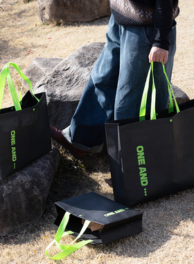 环保无纺布手提袋服装店手拎袋装衣服袋子黑色加宽手提袋定制logo