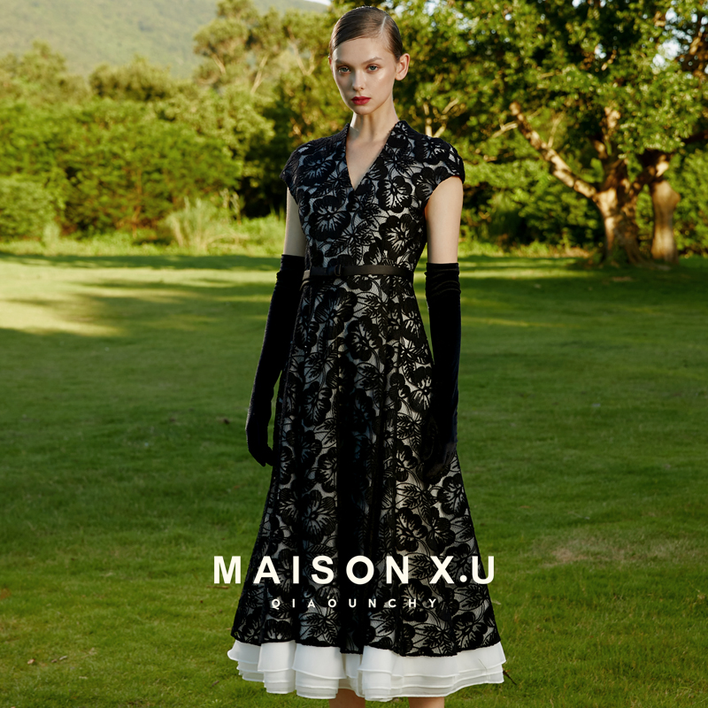 富贵花MAISONX.U精工蕾丝连衣裙