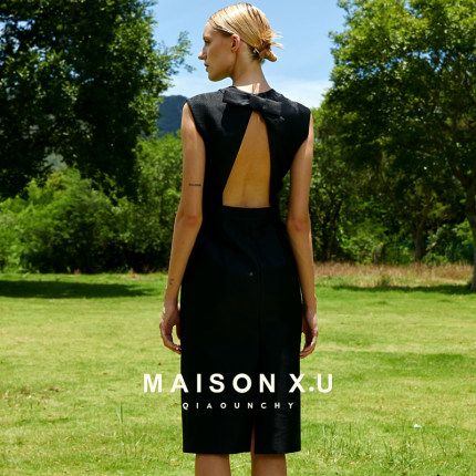 赫本的背影 MAISON X.U｜高定设计师品牌经典法式露背小黑裙中裙