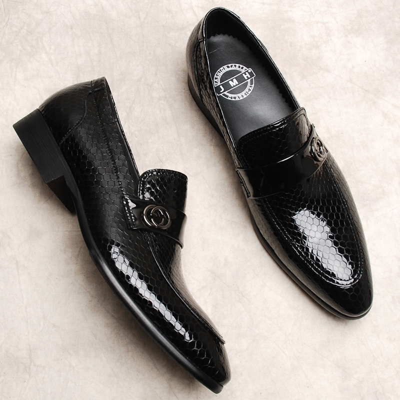 蛇纹漆皮尖头男士乐福鞋