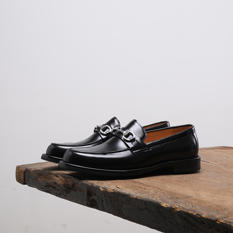 马衔扣哑光休闲套脚乐福鞋