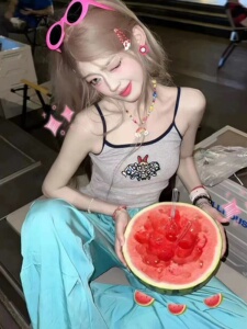 甜美绑带背心女夏季新款别致刺绣撞色蕾丝花边短款洋气吊带潮内搭