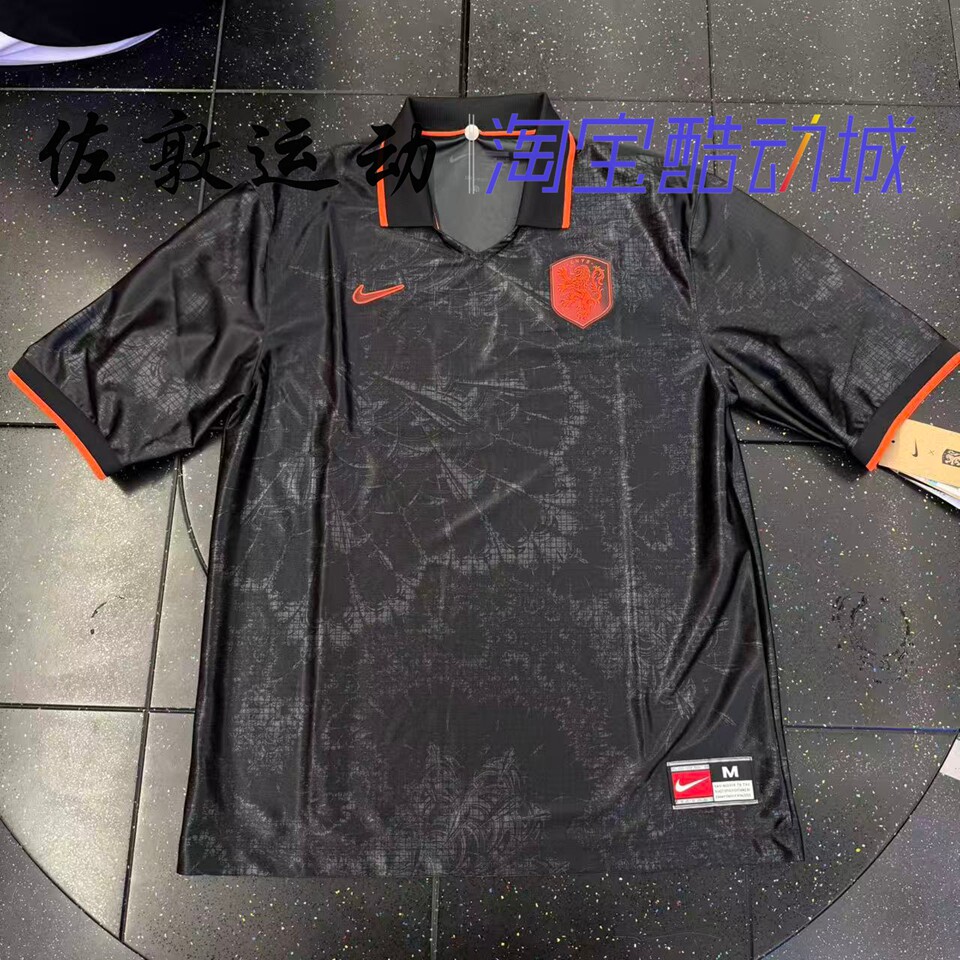 Nike 荷兰队男子宽松版型复古翻领梭织足球服短袖T恤 IH1868-010