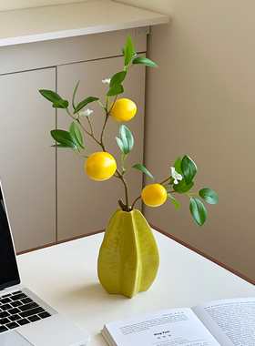办公室工位装饰摆件仿真柠檬杨桃陶瓷花瓶餐桌装饰摆件会议室酒店