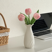 桌面花瓶摆件客厅插花ins郁金香仿真花陶瓷花瓶玄关工位高级摆件