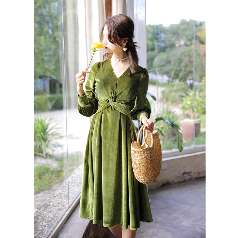 金丝绒长袖裙连衣裙气质牛油果绿