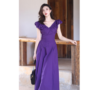 法式复古紫色V领过膝连衣裙2023新款小飞袖修身显瘦长裙子女夏季