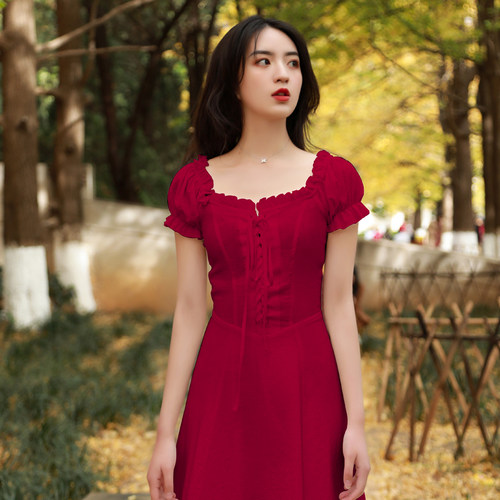 红色连衣裙春夏季清纯复古少女