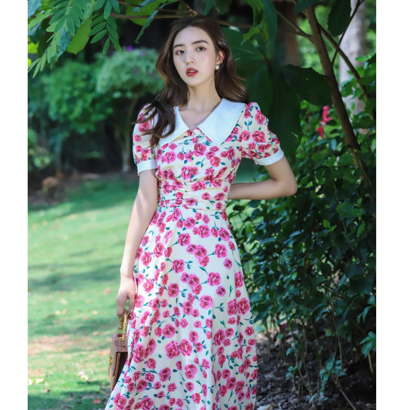 夏季新款碎花裙女复古法式茶歇印花收腰显瘦法式娃娃领连衣裙温柔