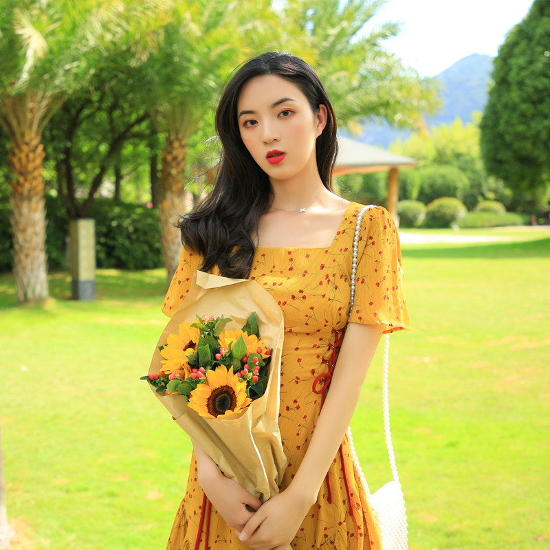 juju法式碎花方领女夏雪纺连衣裙
