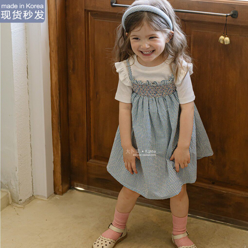 现货大卜菜韩国童装夏FLO女童格子泡泡纱木耳边褶皱吊带连衣裙