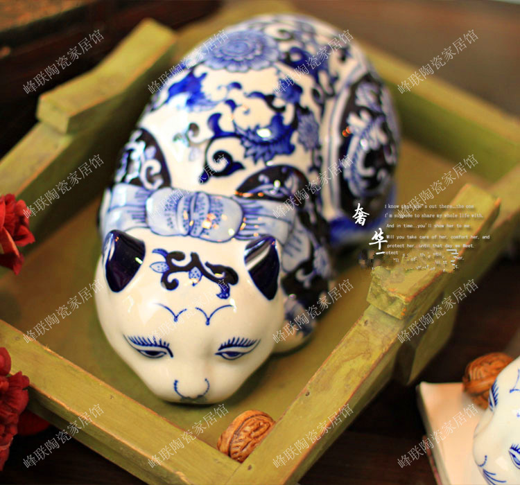 创意摆件书房酒柜小礼品青花陶瓷