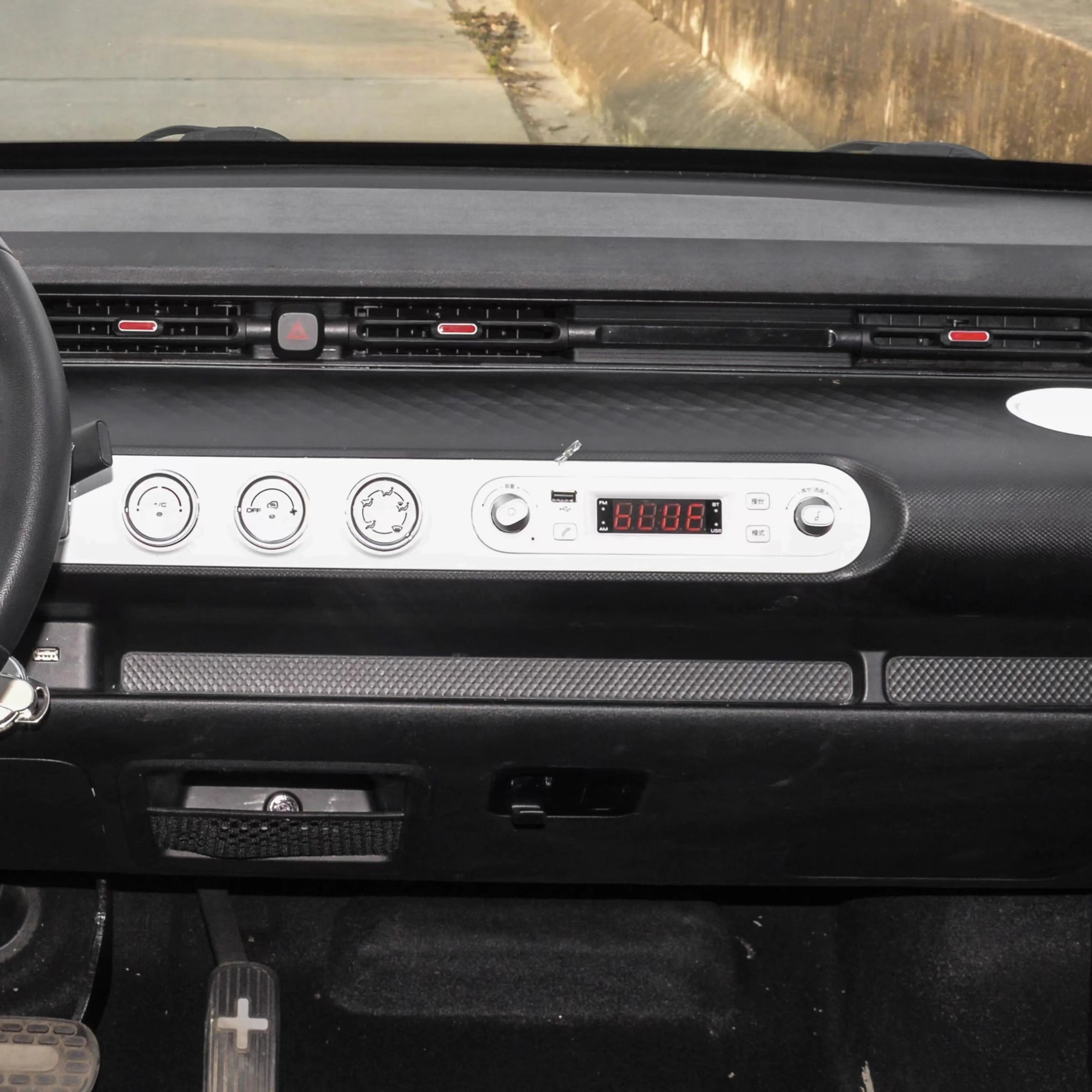 五菱宏光MINIEVGAMEBOY收放机