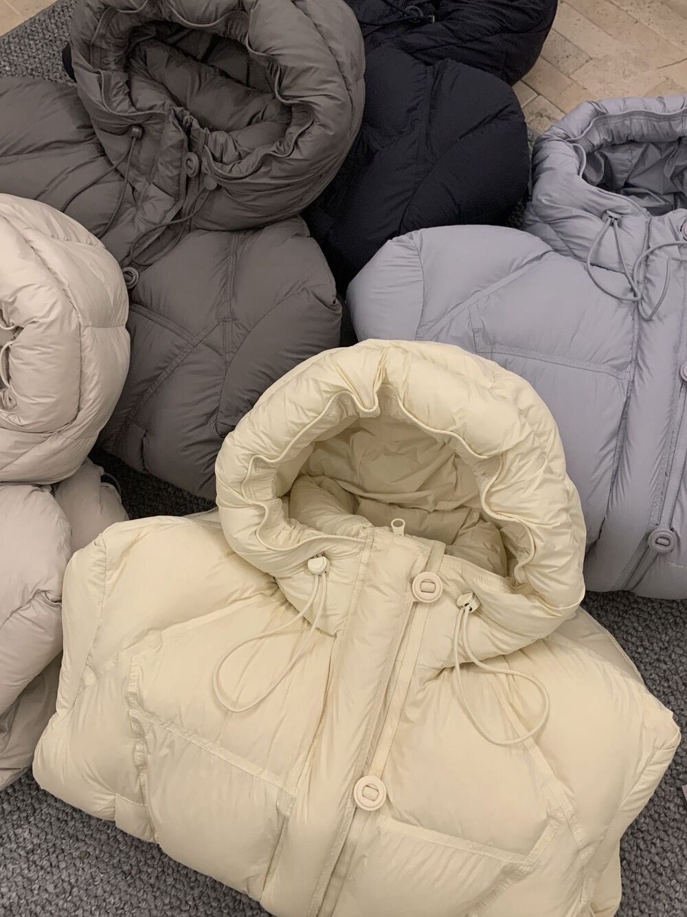 2025新款可溯源三星安心绒云朵泡芙90白鸭绒中长款连帽羽绒服