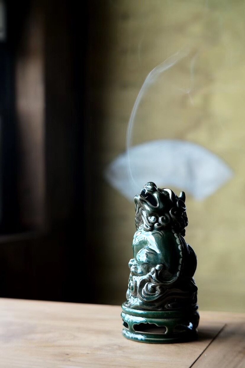 几上造物 绿釉狮熏炉 景德镇陶瓷香炉